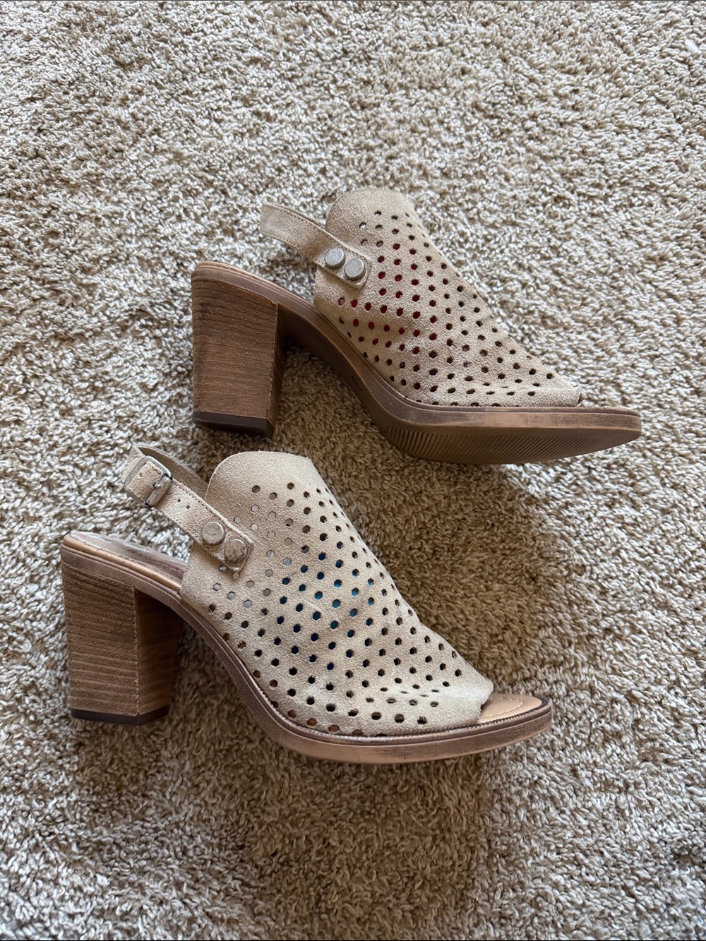 Barbara Barbiery Beige Suede Perforated Slingback Heels Size 9.5